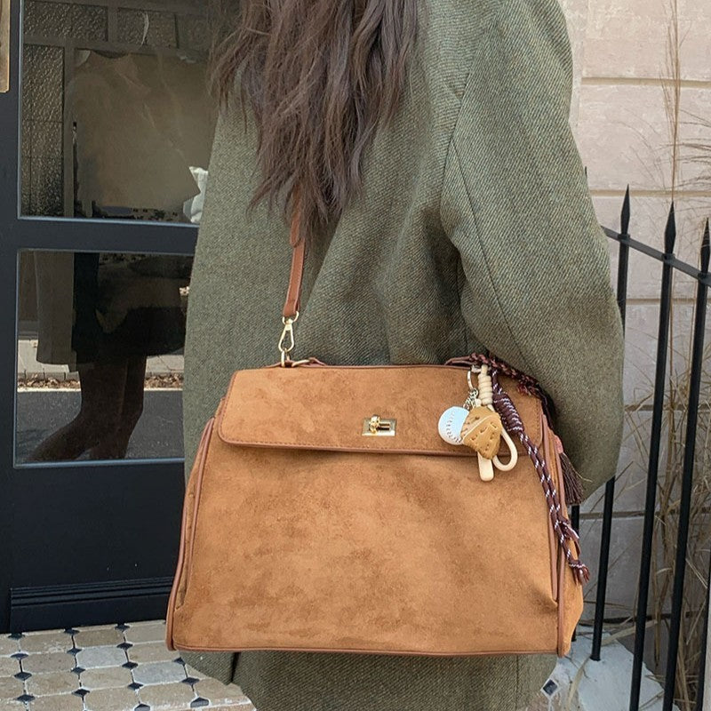 Lumi Bags – Timeless Suede Bag