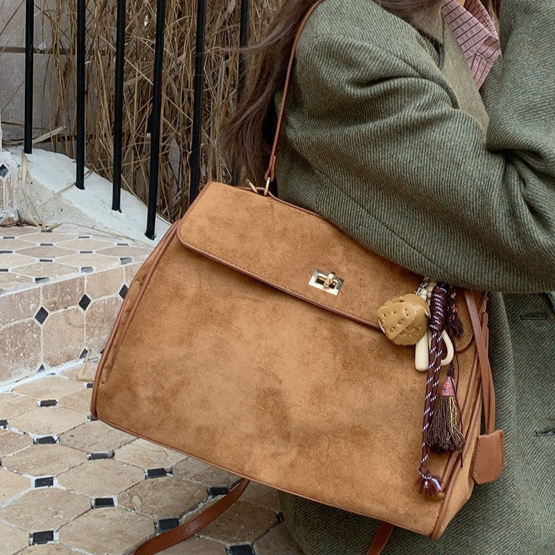 Lumi Bags – Timeless Suede Bag