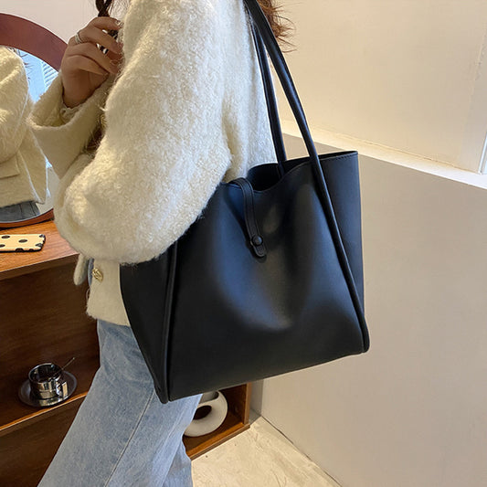 Lumi Bags – The Casual Classic Bag.